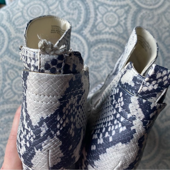 Snakeskin Heeled Booties Size 8 - Picture 6 of 7
